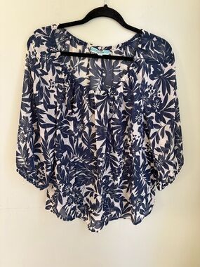 Pleione peasant style blouse Size  L. Navy/beige w/gathered neck/arms Nice!
